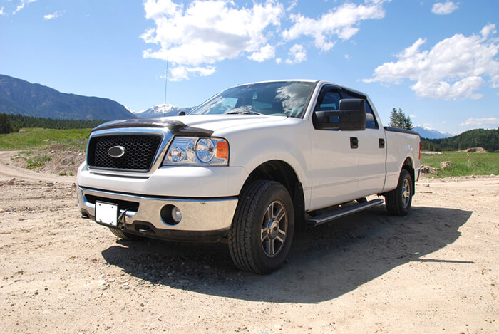 white pick up car exposed to uv rays